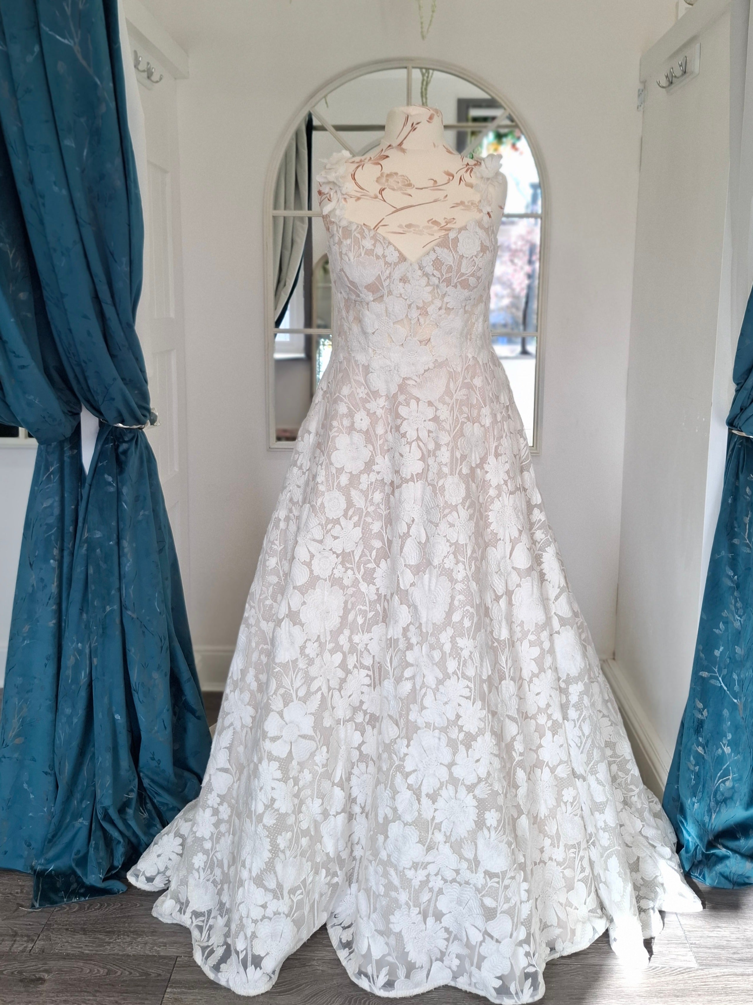 Allure - E441 - Size 22