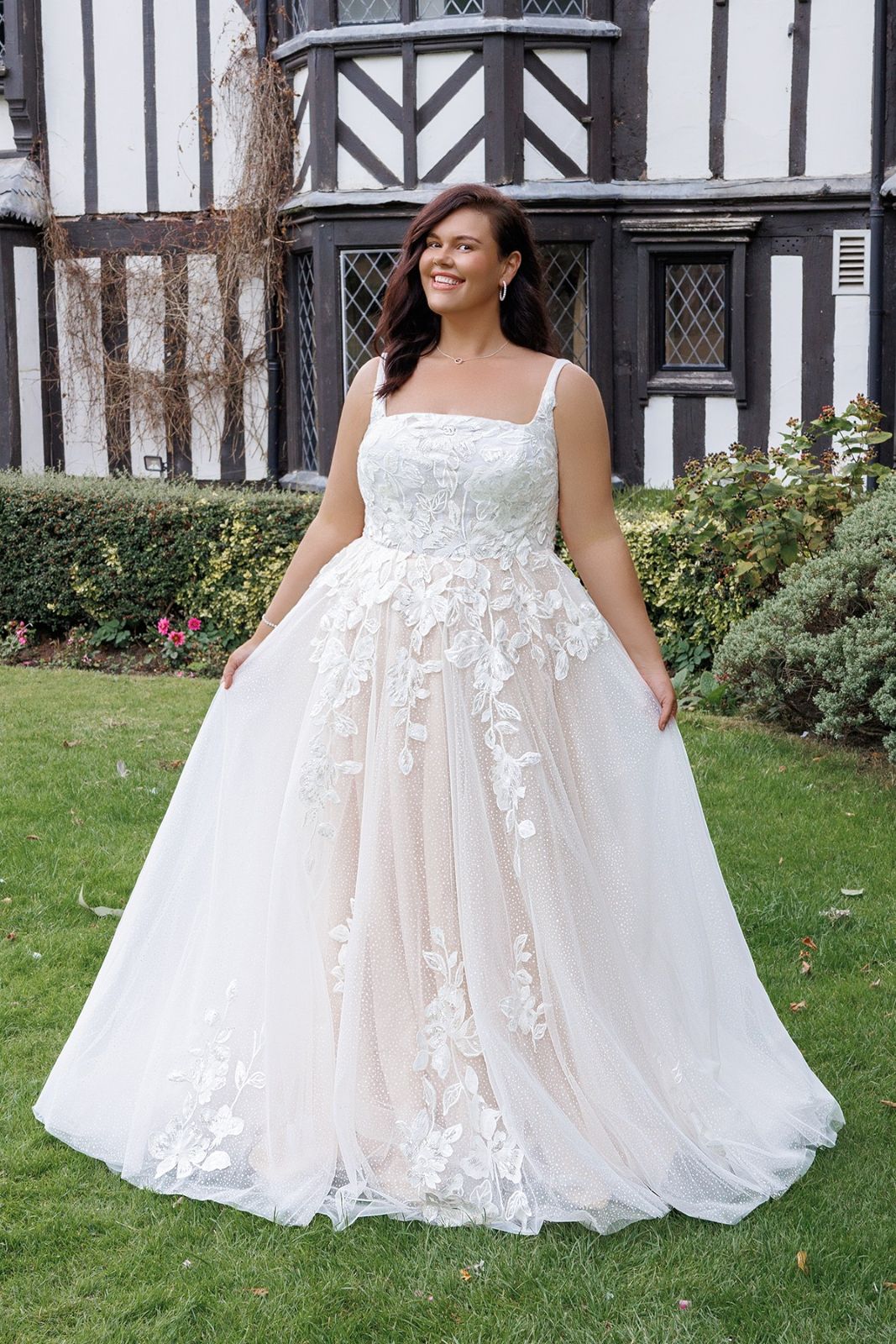 Island Bridal - IB25706 - Size 22